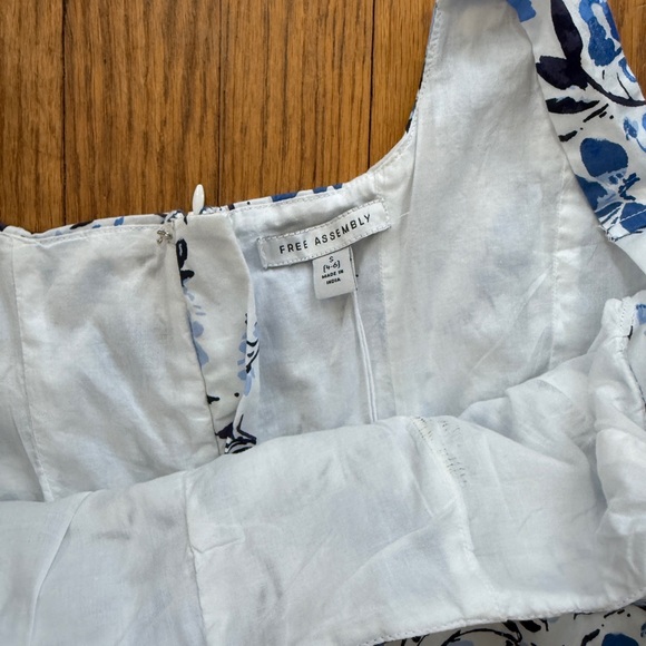 Elegant Blue Floral Midi Dress - Picture 5 of 6